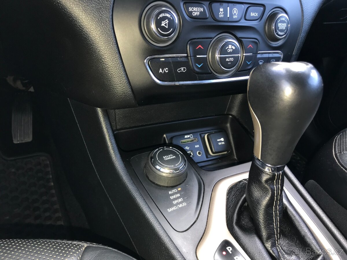 Jeep Cherokee 2,0 - 12