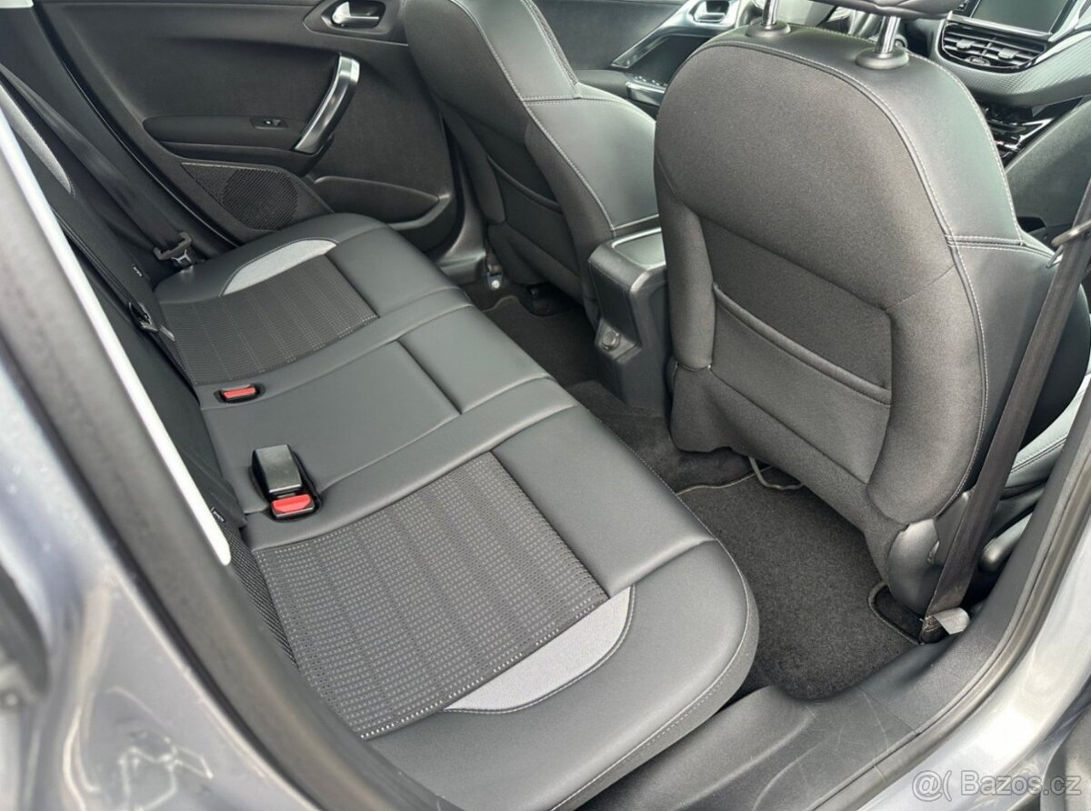 Prodáváme Peugeot 2008 1.2T 81kw Allure - 12