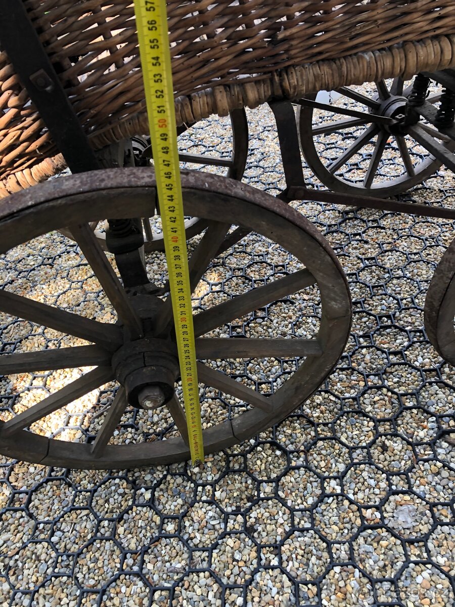 Nádherný Starožitný kočár - 12