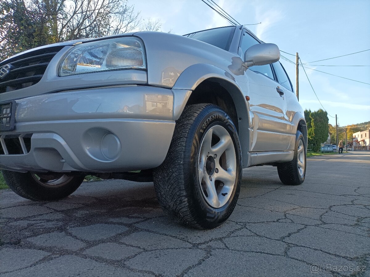 Suzuki Grand Vitara 1.6 4x4 benzín - 12