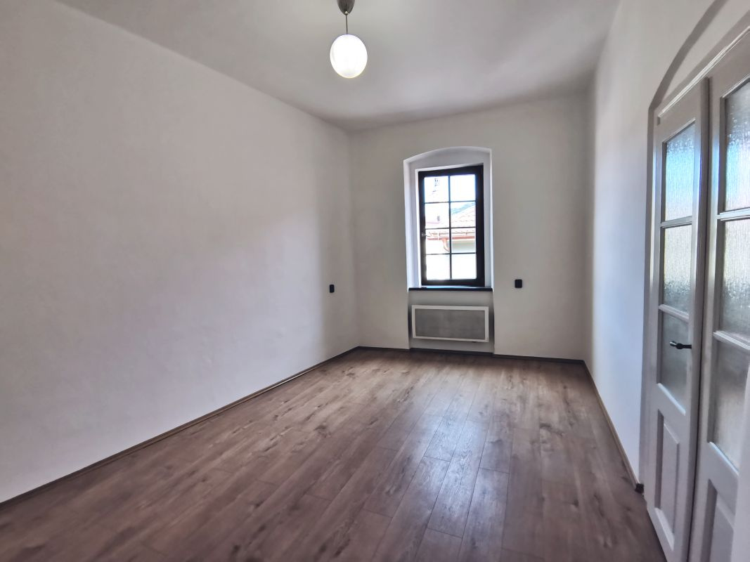 Pronájem zděného bytu 2+kk v blízkosti centra Sušice - 12