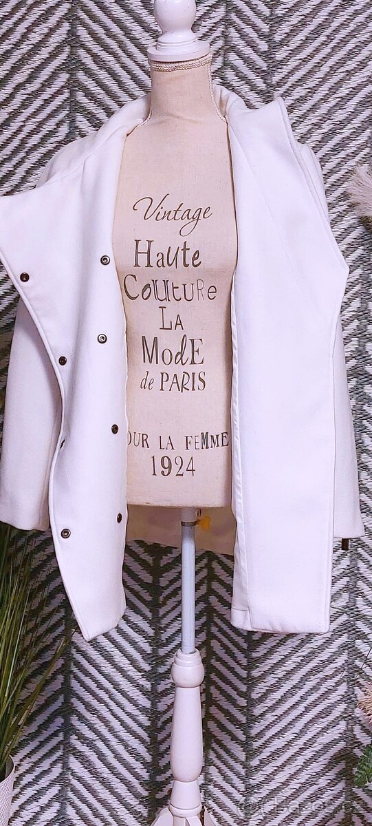 BÍLÝ KABÁTEK - MANGO vel. M + LUXUSNÍ LÍMEC - 12