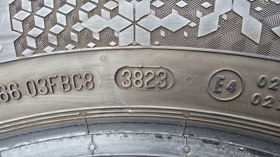 Zimní pneu 205/60/16 Continental - 12