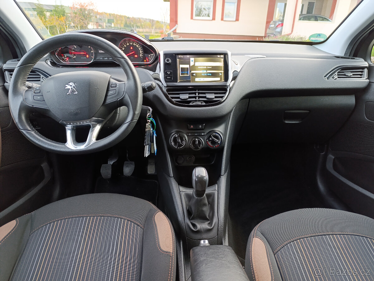 Peugeot 208 Style 1.2 60KW, servis, PĚKNÝ STAV - 12