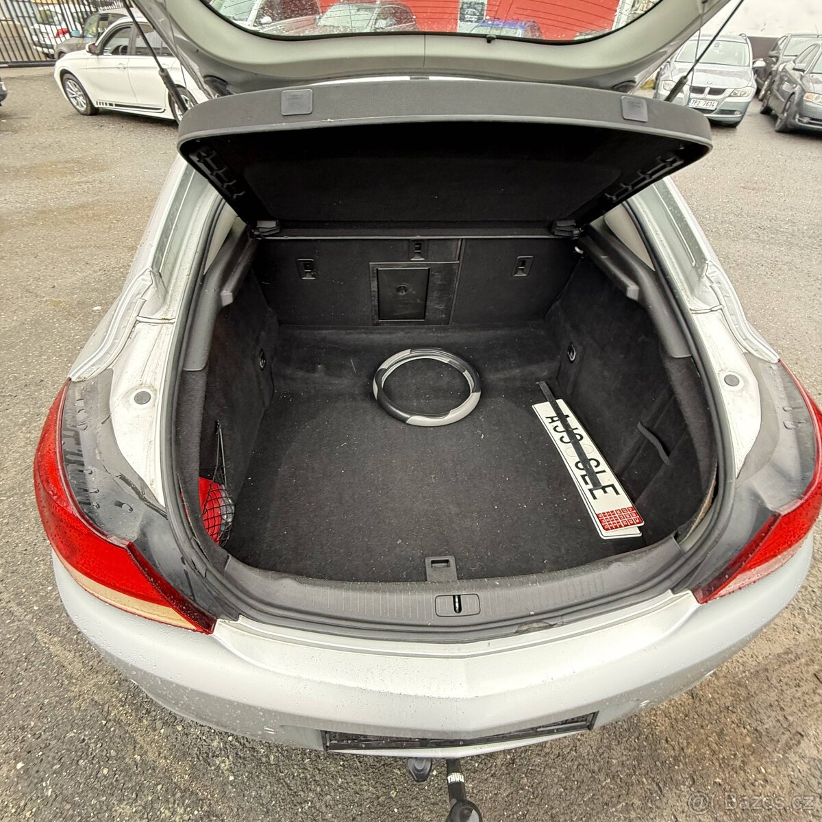 Opel Insignia 2.0 CDTi • 96 kW • 2013 • Kombi • BEZ KOROZE • - 12