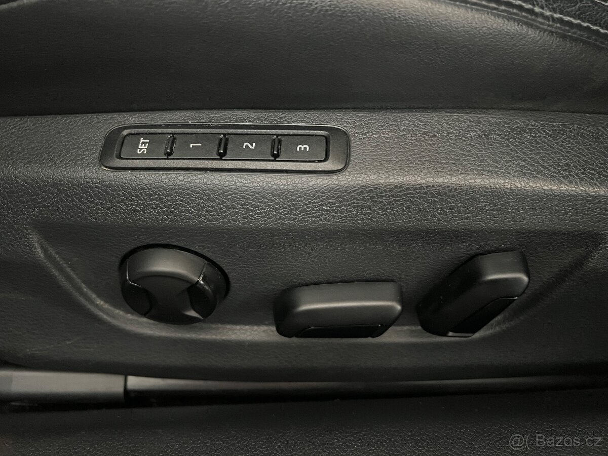 Škoda Superb kombi 2.0TSI 4x4 DSG 206kw KAMERA TAŽNÉ - 12