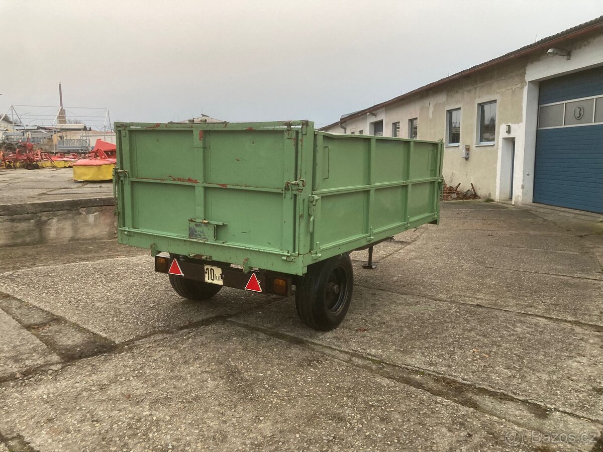 Přívěs za traktor sklopný - 12