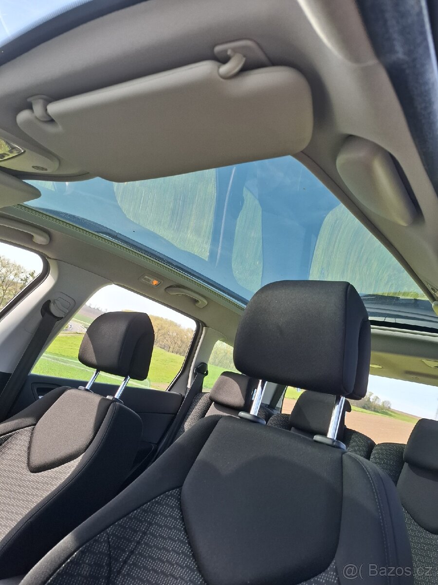 Peugeot 308 SW - 12