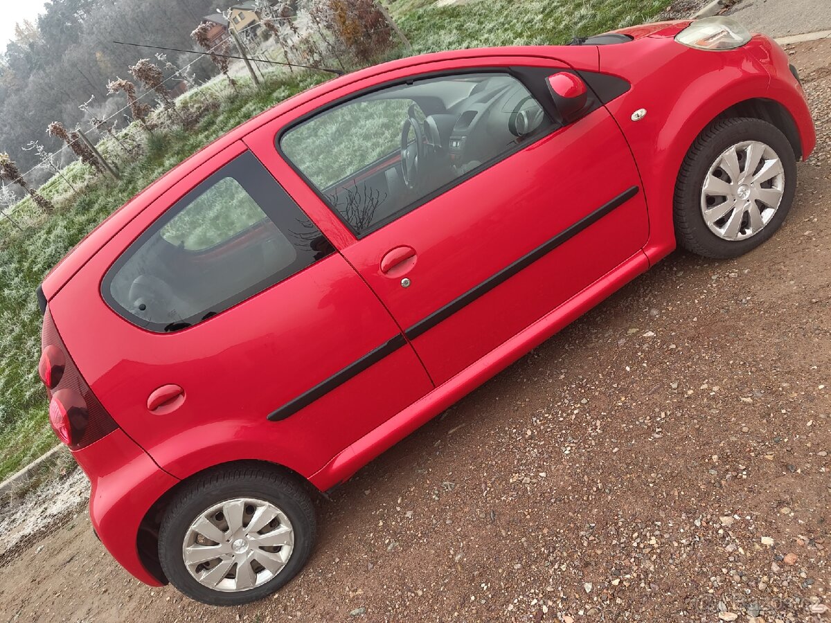 Peugeot 107 1.0 - 12