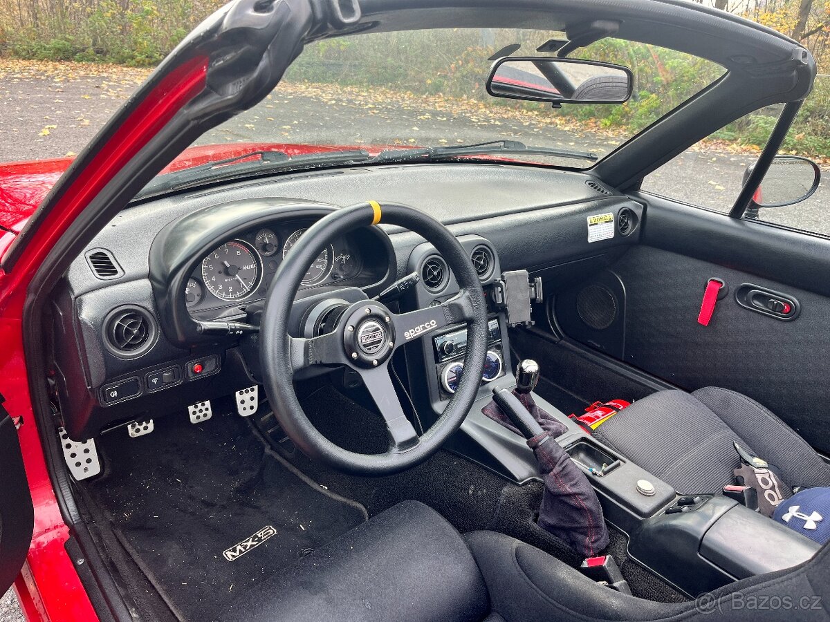 Mazda MX-5 NA - 12