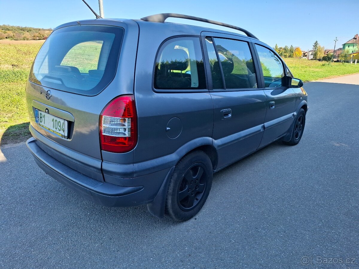 Opel Zafira 1.6i Klima Model 2007 Nová Stk - 12