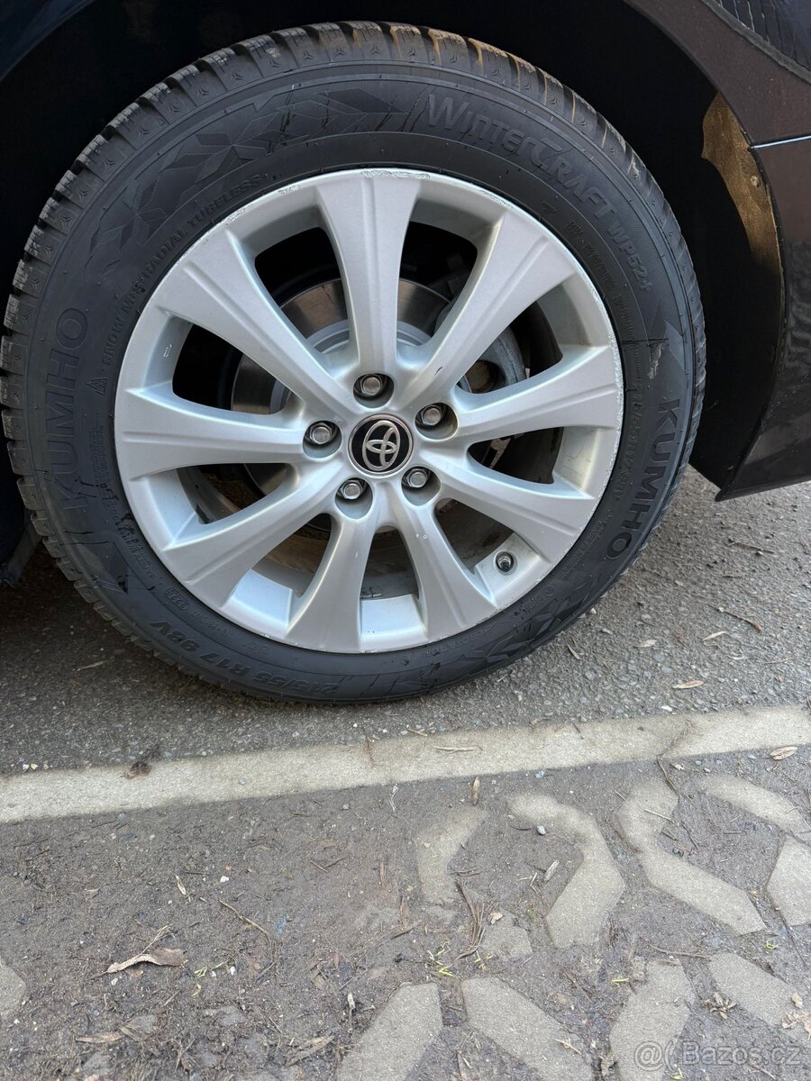 Toyota Camry - 12