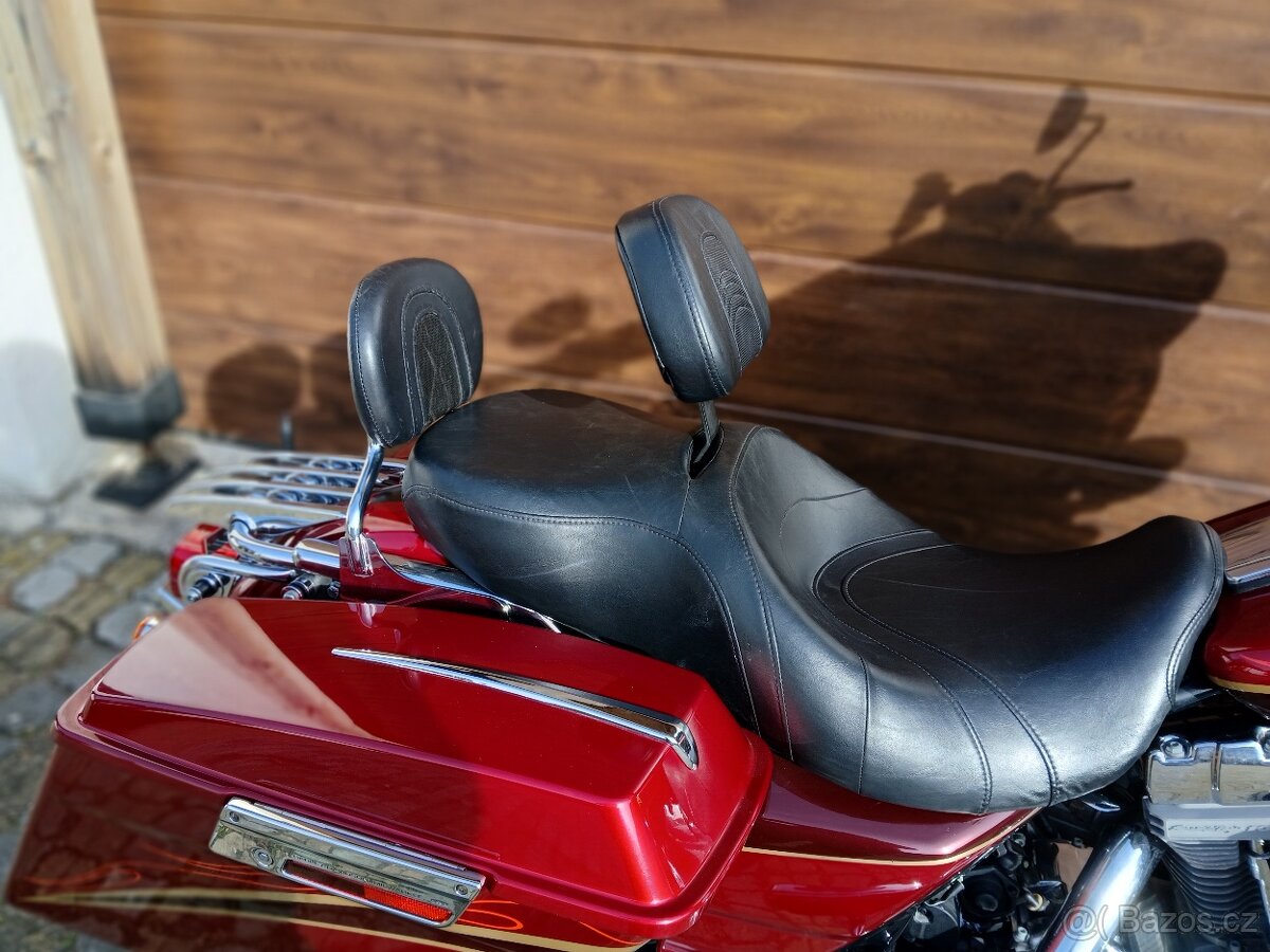 Harley-Davidson FLHTCUSE Ultra CVO 103 - 12