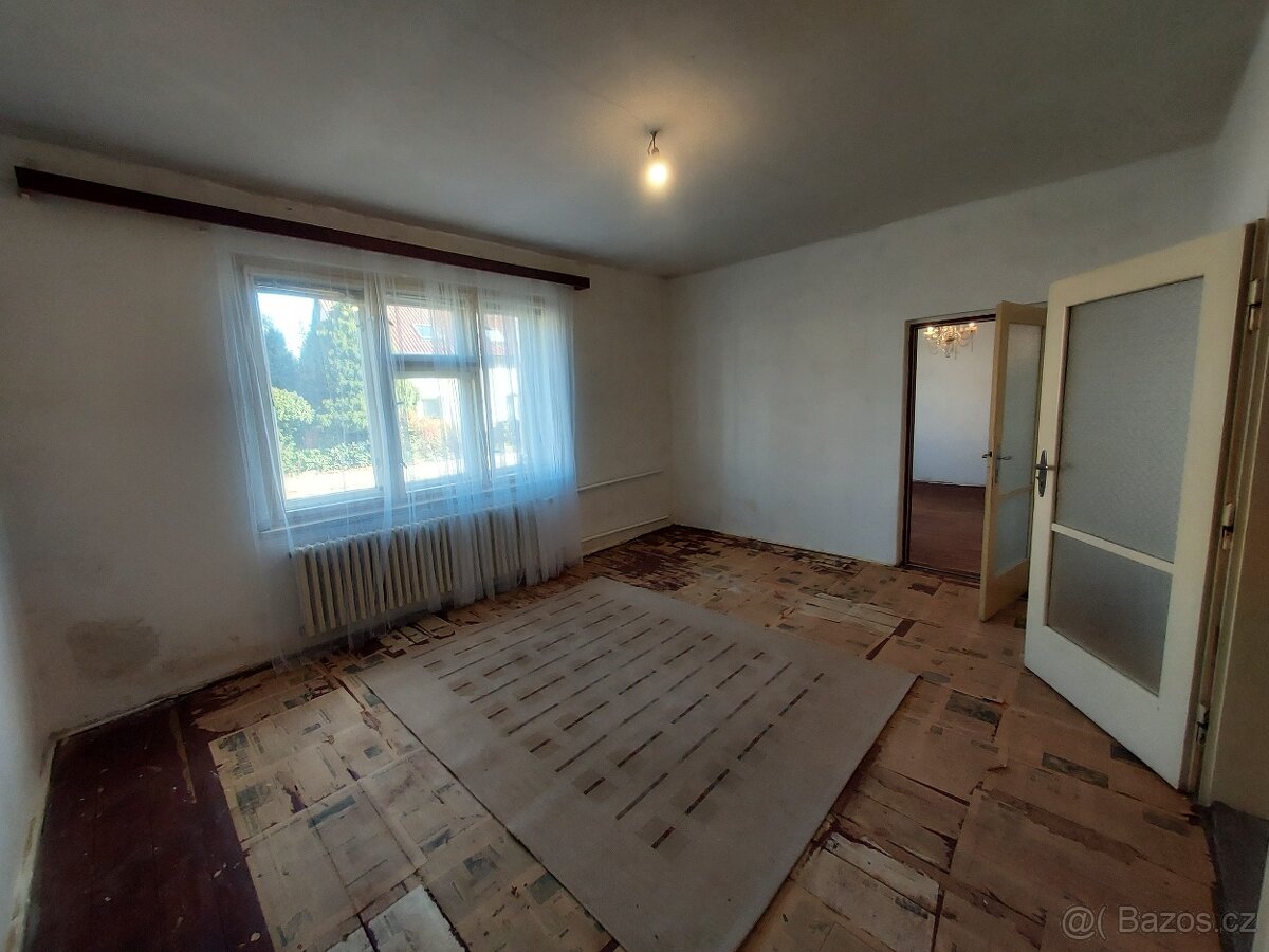 Rodinný dům 5+1 se zahradou 590 m2 - Hradec Králové - 12