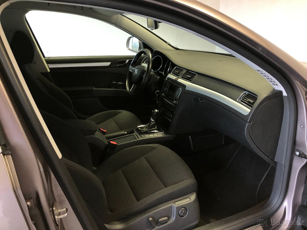 ŠKODA SUPERB COMBI 2.0TDI DSG - 12