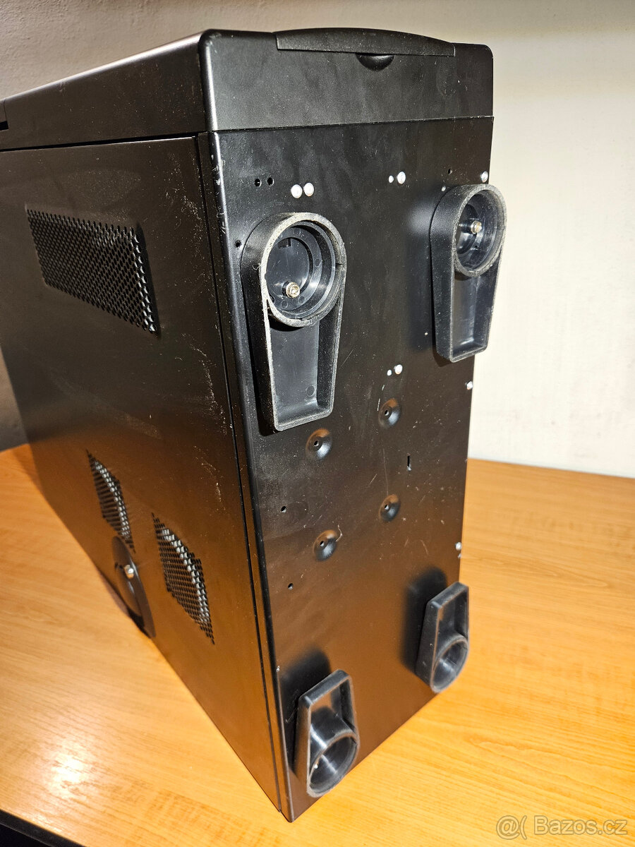 Bedna Chieftec Bravo pro 8xHDD - vhodné pro NAS - 12