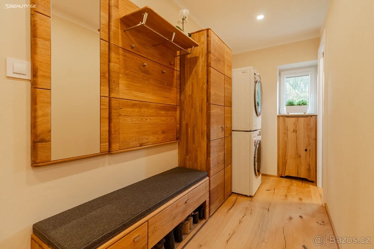 Pronájem bytu 2+1 65 m², Čéčova 34, České Budějovice 3 - 12