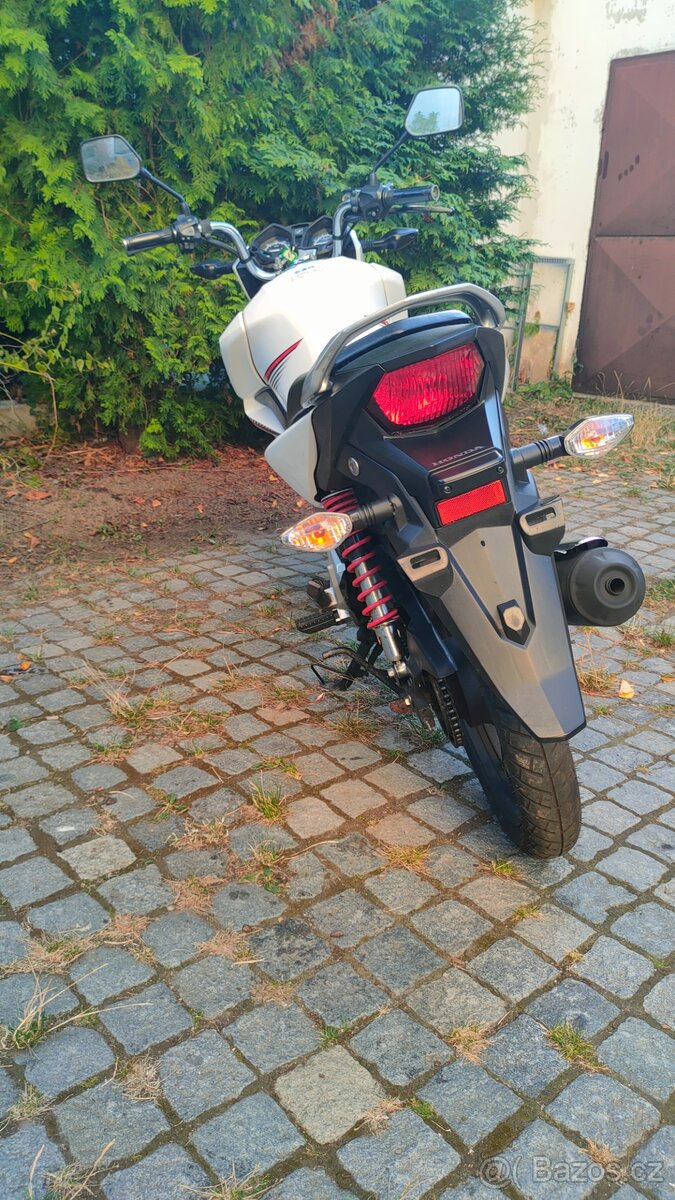 Honda CB 125 F - 12