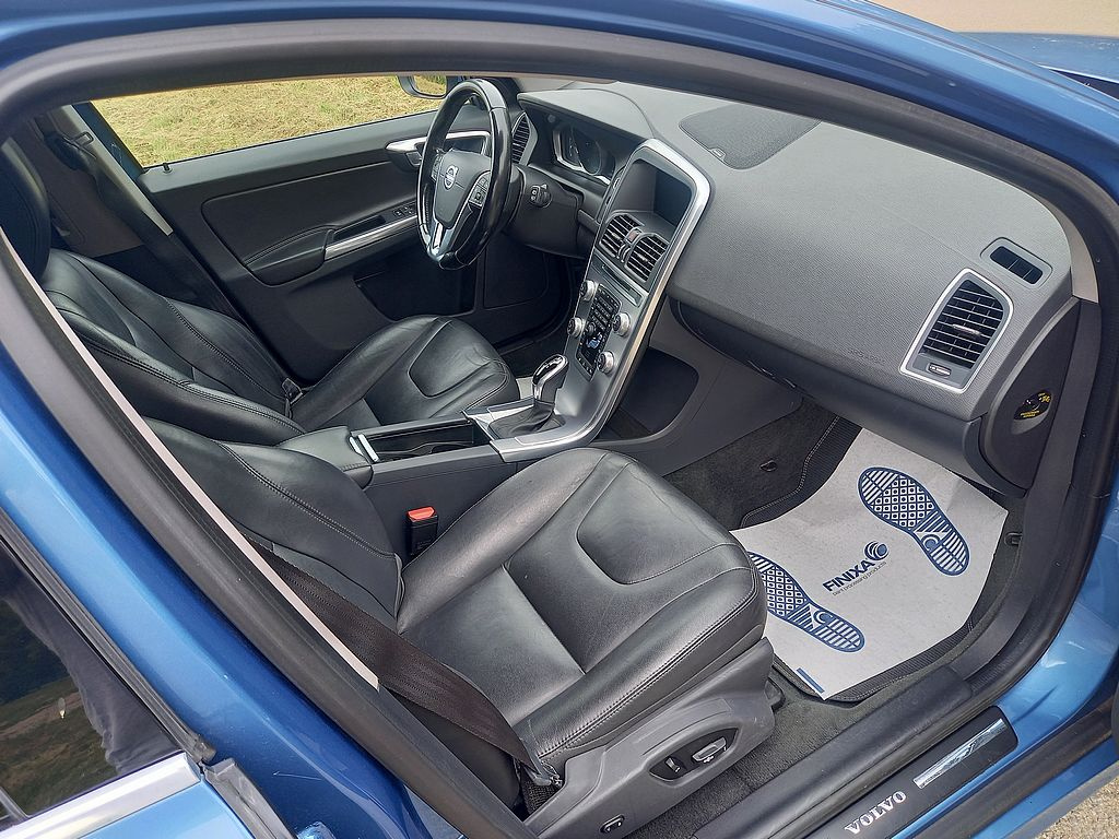 Volvo XC60 2.0D4 140kw+Automat+DPH+ROZVODY - 12