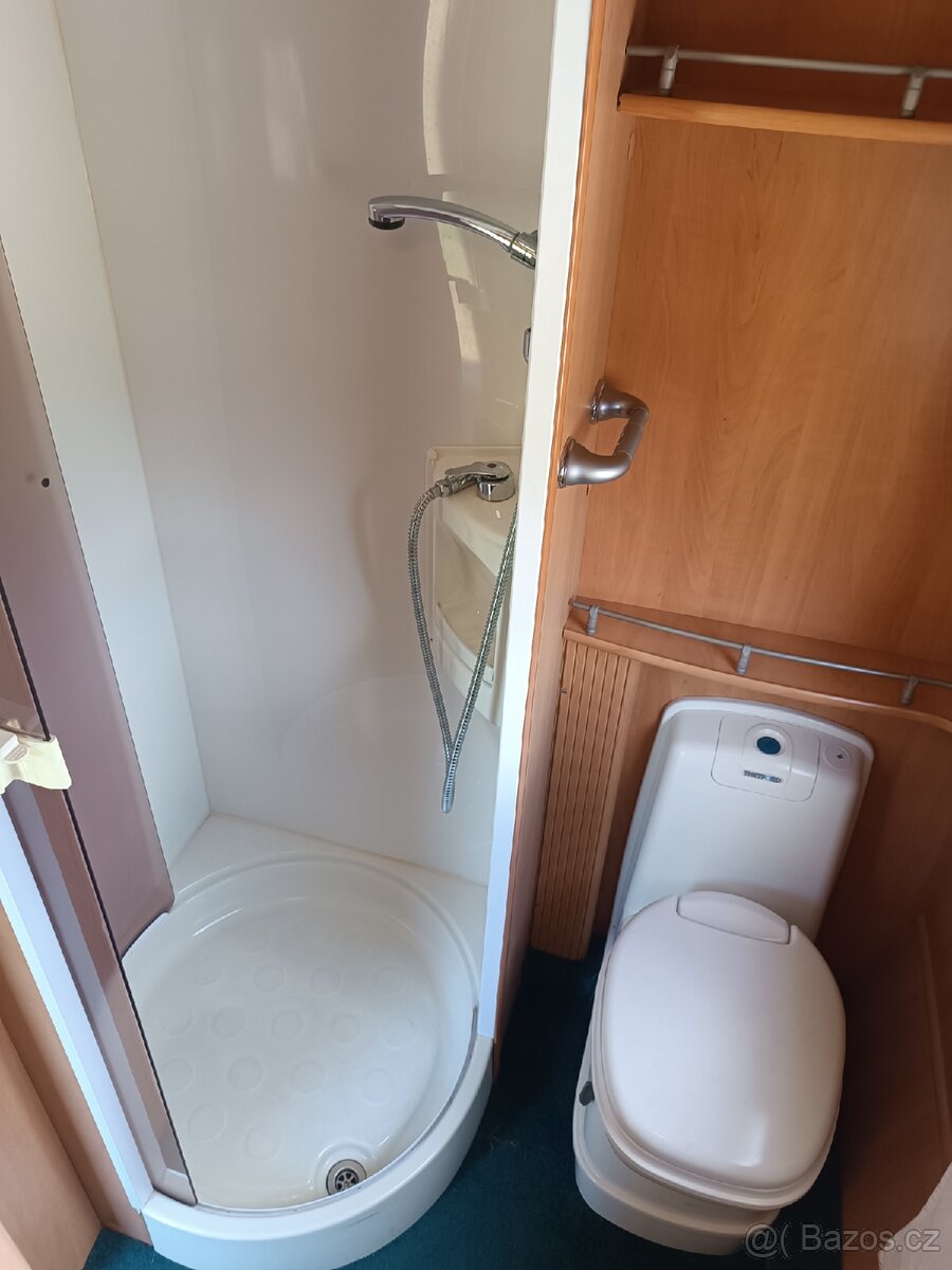 Prodám karavan Swift - 12