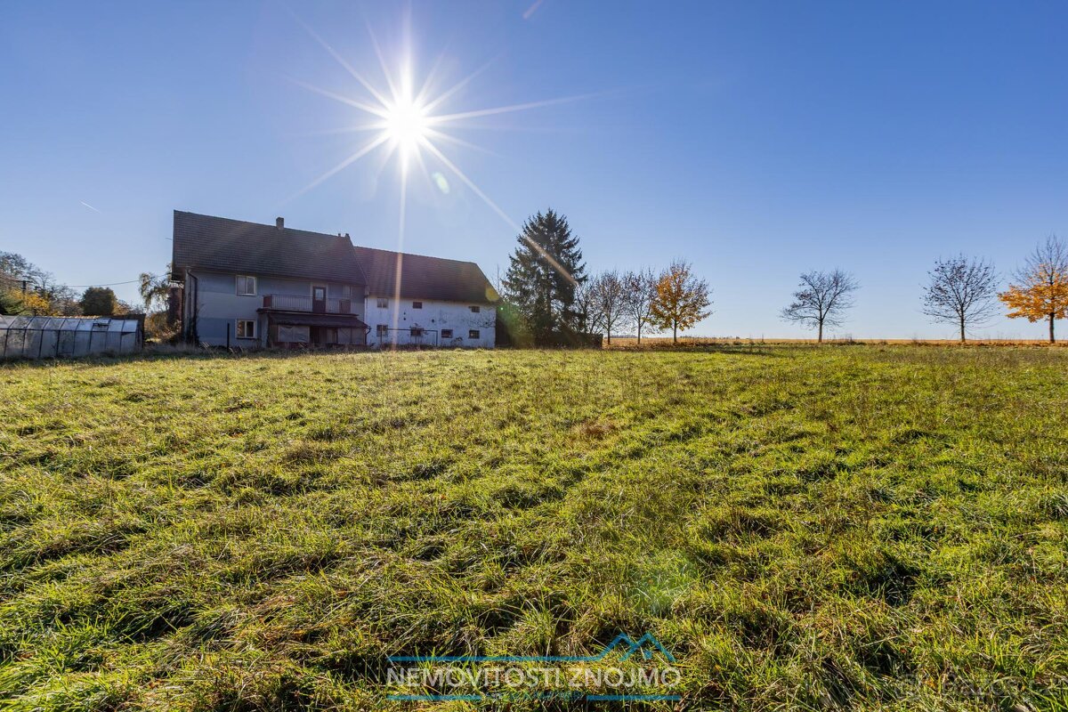 Rozlehlý stavební pozemek, 9536m2, pro rodinné i bytové domy - 12
