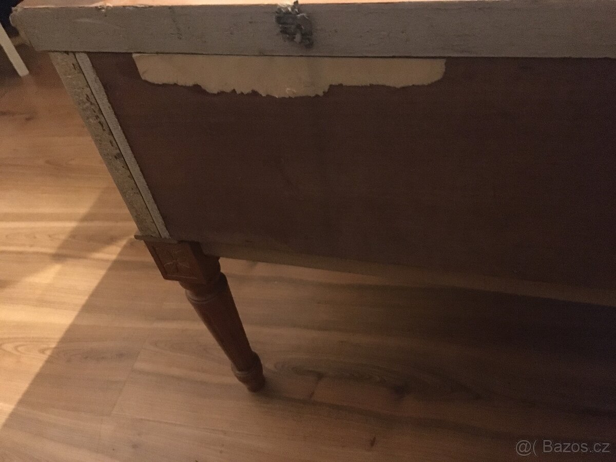 Starozitny stolek - 12
