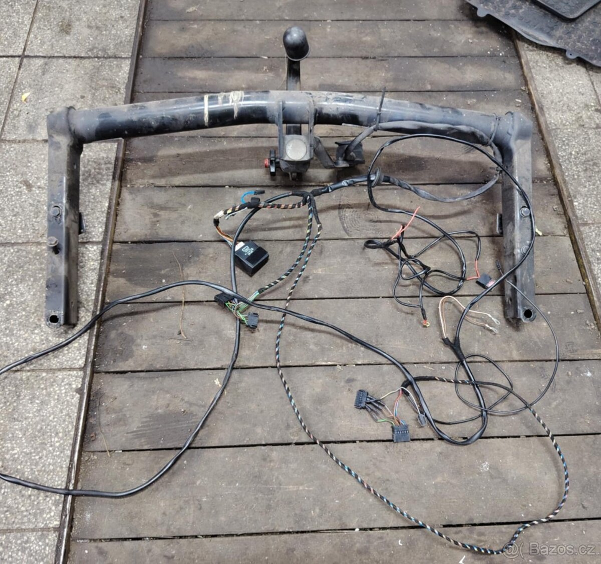 prodám díly ze Škody Superb 1 ,černá met. 9910 - 12