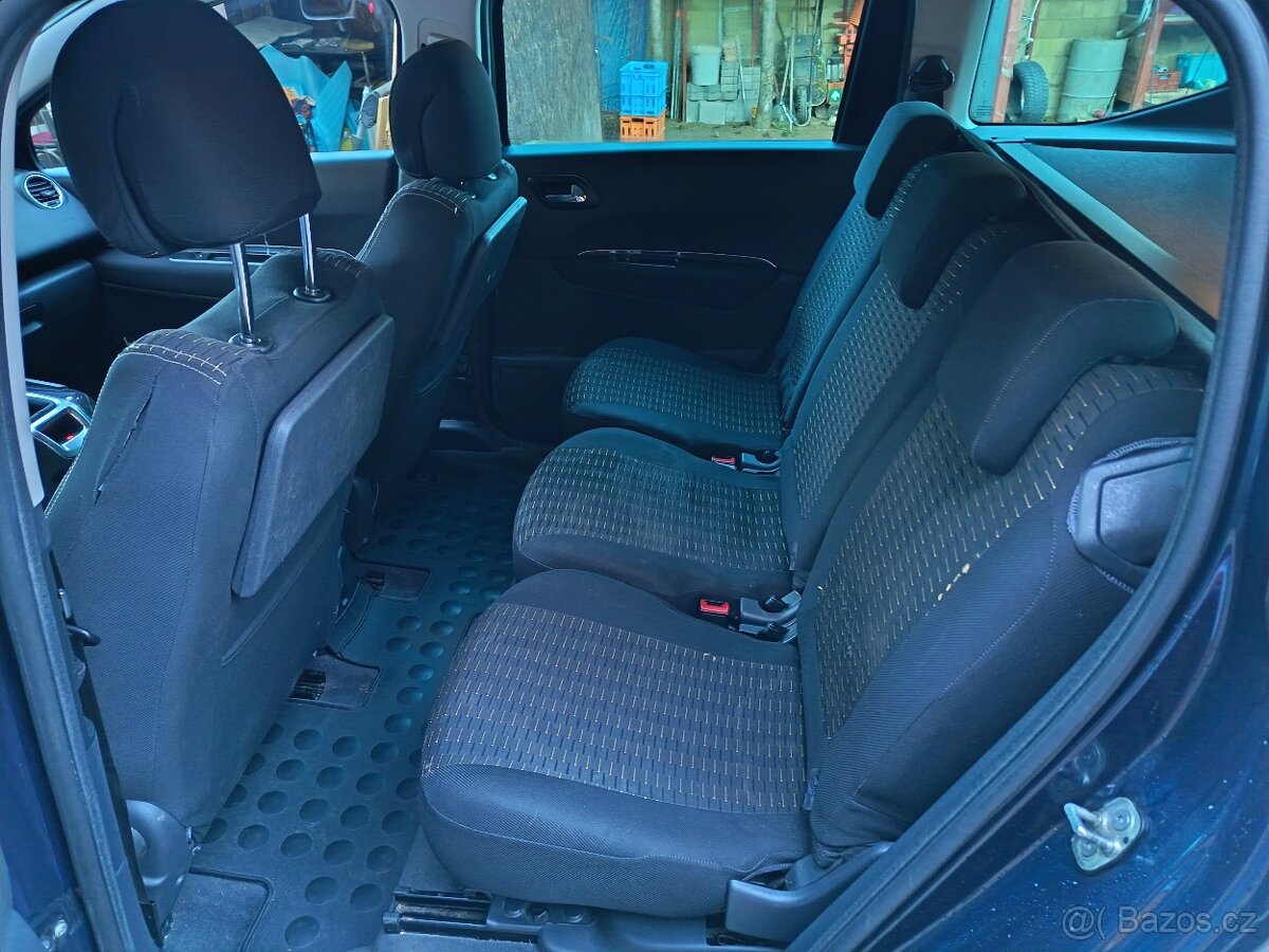 Peugeot 5008 - 12