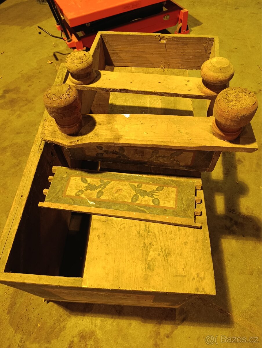 Historická malovaná truhla - 12