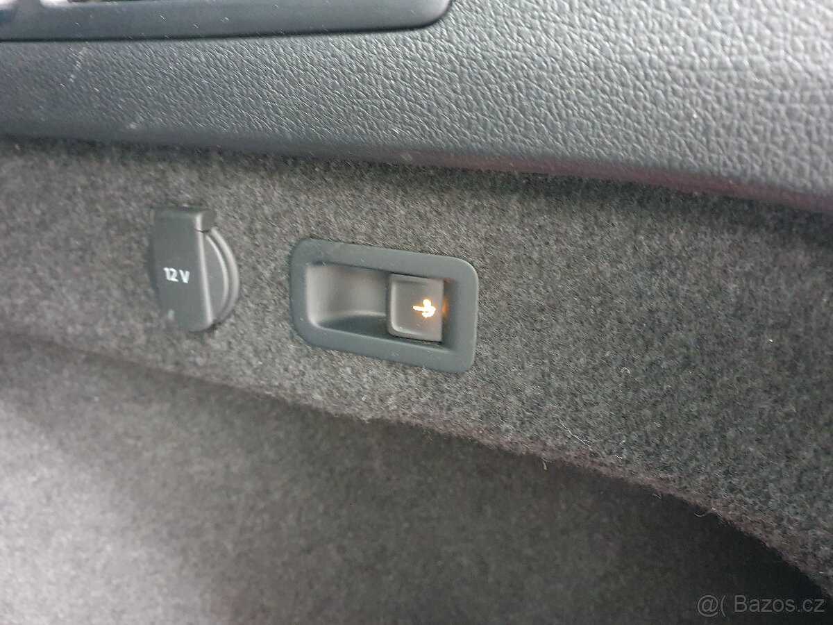 VW Passat B8 GTE Variant 1.4TSI 160kW DSG - záruka Autodraft - 12