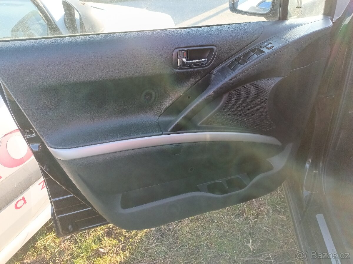 Toyota Corolla verso II - kožený interiér - 12