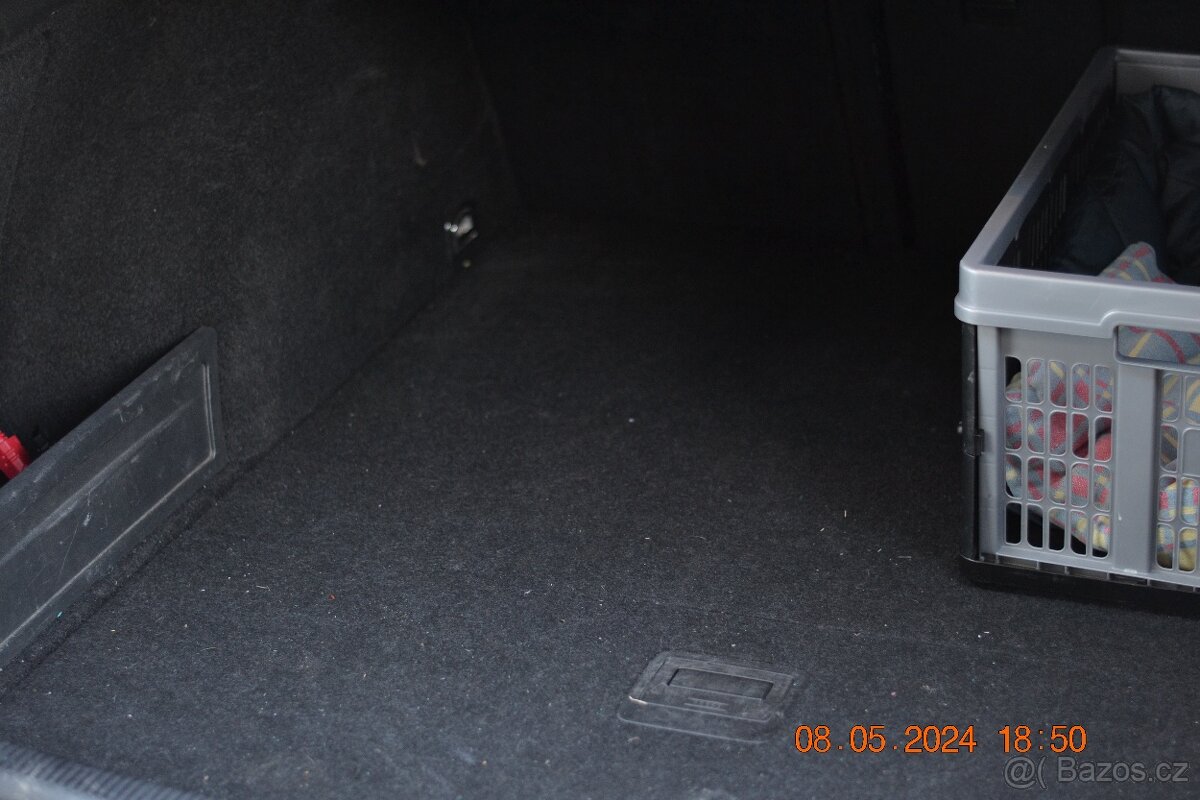 VW Passat B6 2.0 TDi kombi - 12