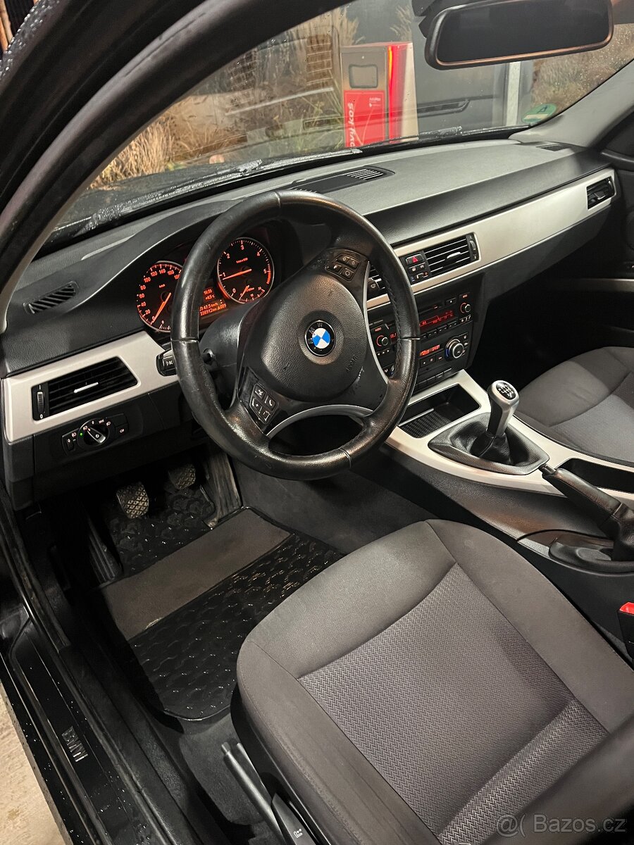 BMW e90 320d facelift - 12