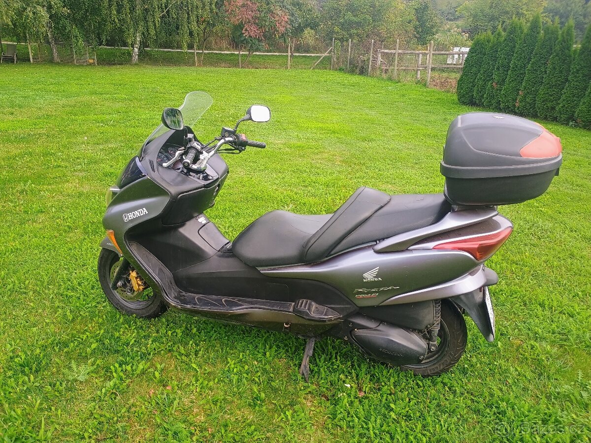 Honda Forza 250 - 12