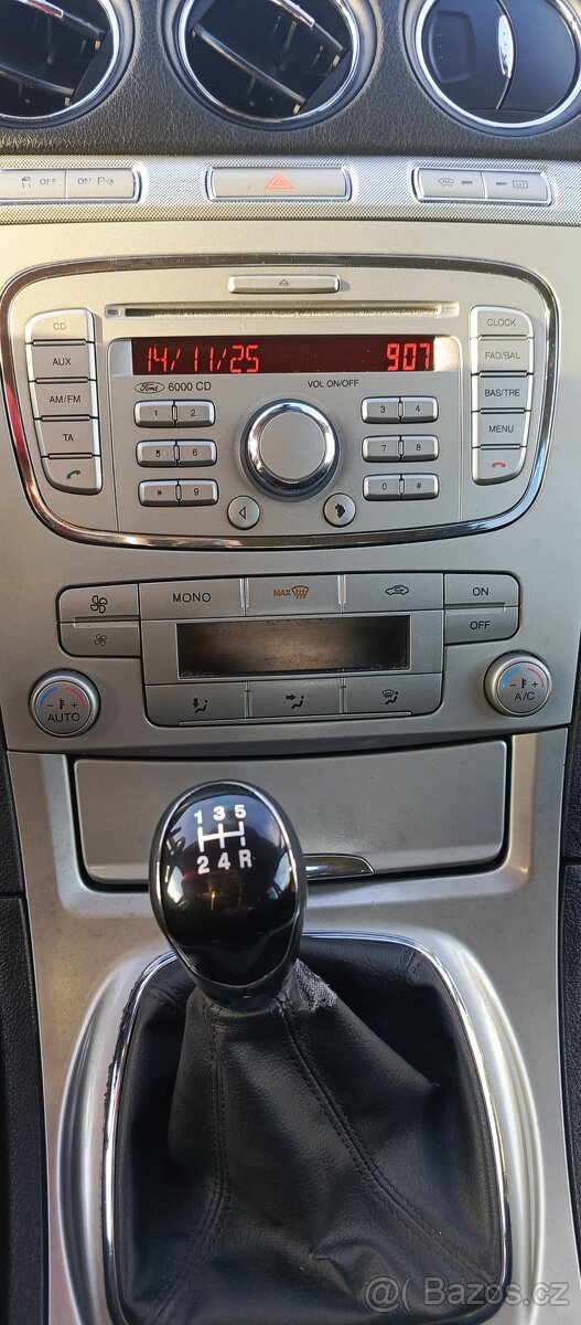 Ford Galaxy 2.0 16 V benzín - 12