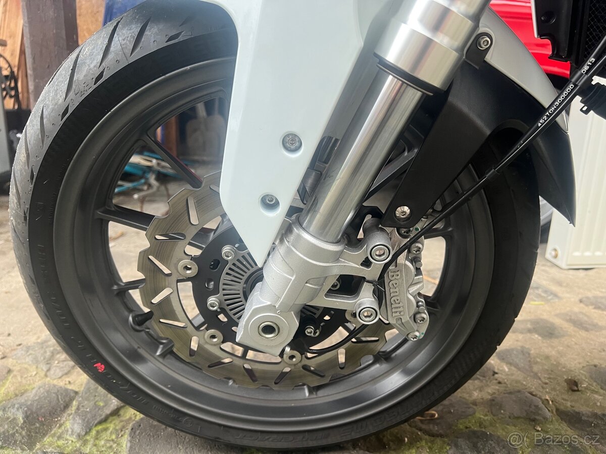 Benelli trk 251 ZÁRUKA - 12