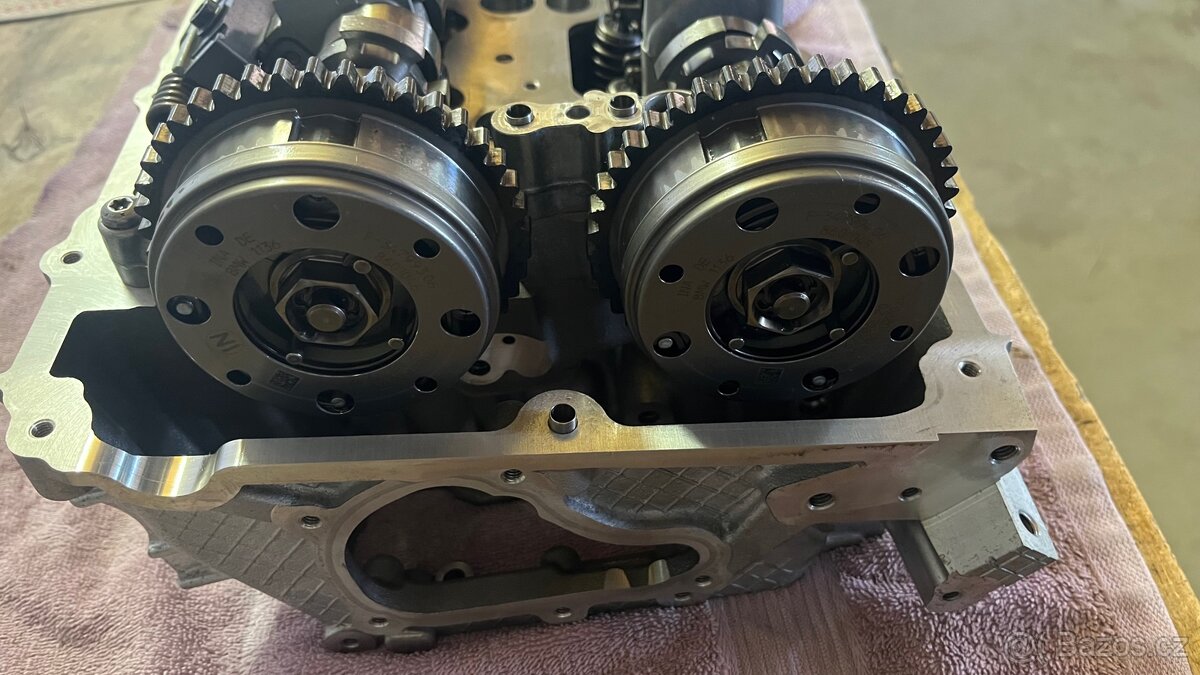 Hlavy motoru BMW N63B44 Twin Turbo - 12