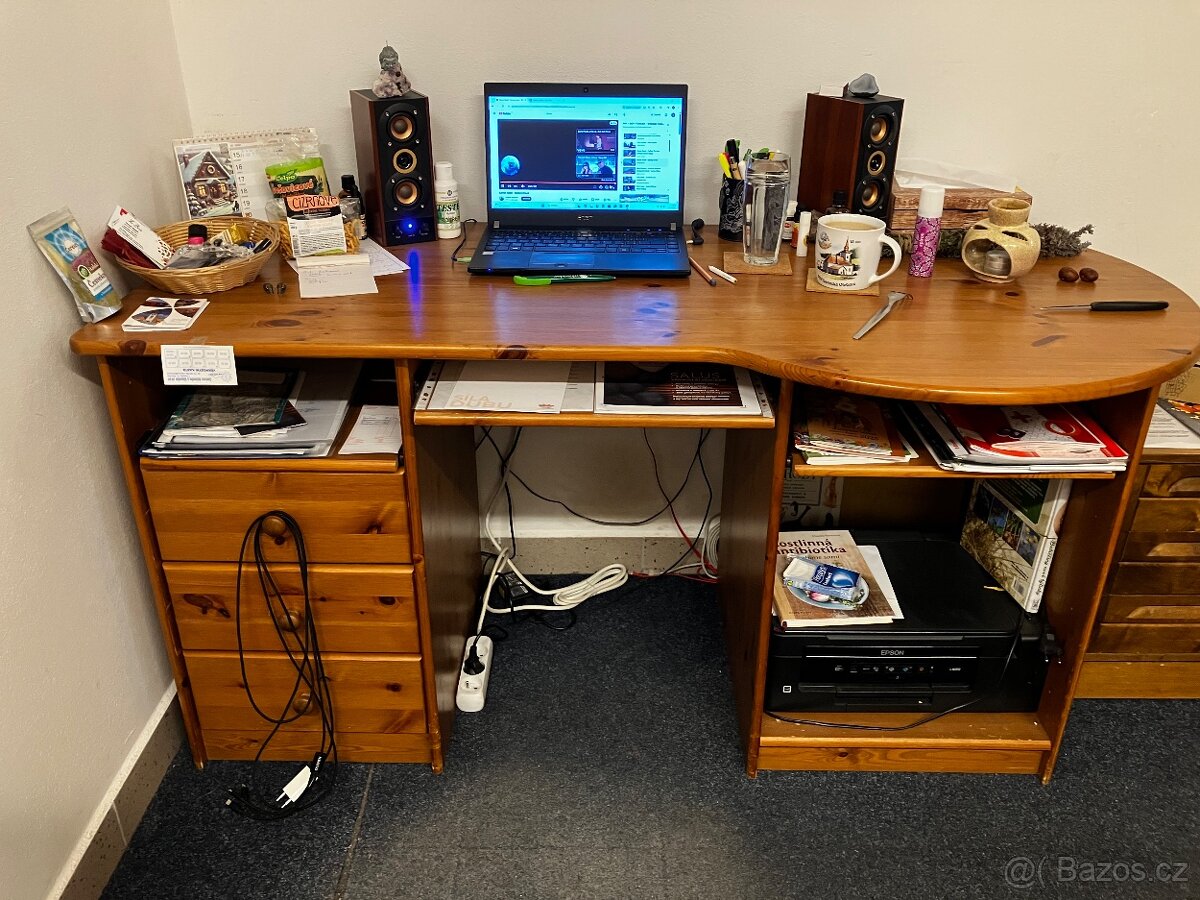 Prodám vybavení prodejny - regály, pult, atd - 12