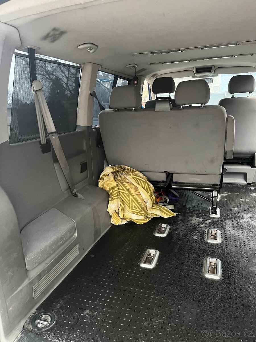 Prodám VW Transportér T5 Schulte 2,5 TDi, - 12