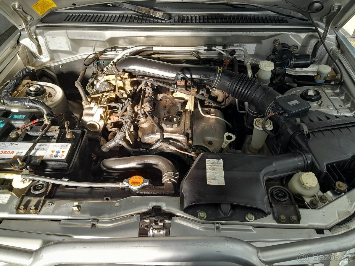 Mitsubishi Pajero Montero 1,8 16V - 12