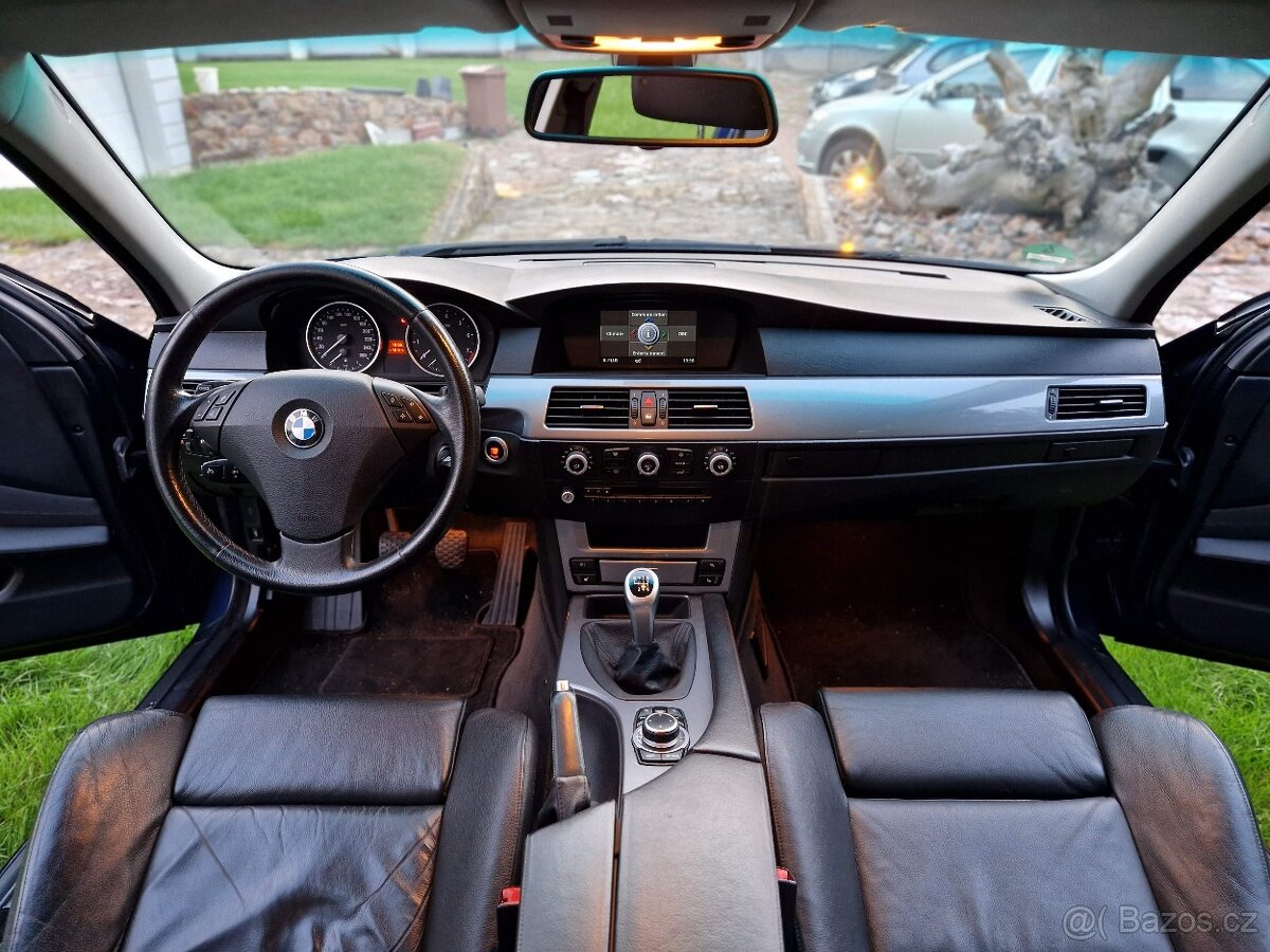 BMW e61 530i Touring LCI - Deep sea blue - 12