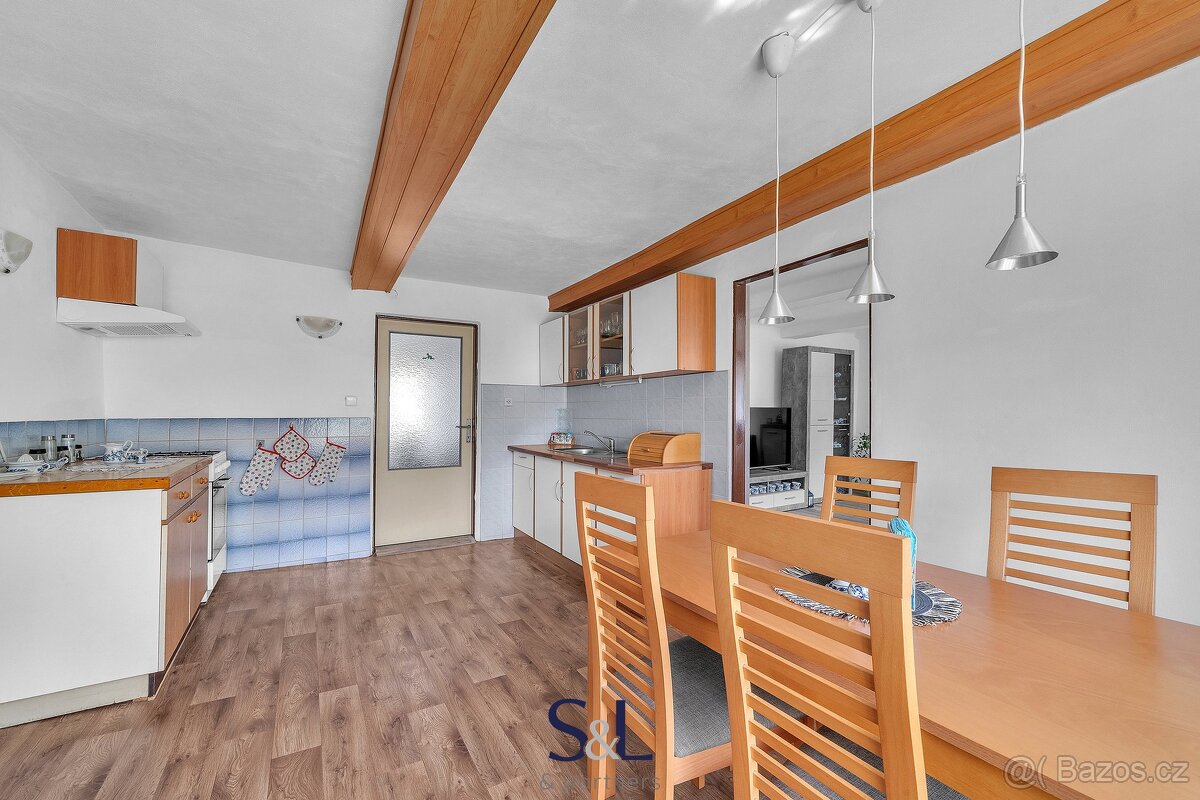 Prodej rodinného domu, 350 m² - Velenice, ev.č. 01011 - 12