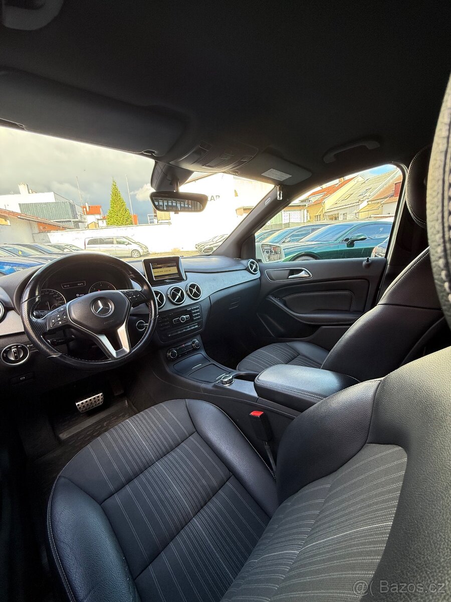 Mercedes-Benz B180 CDI • Automat • 2014 • 80 kW • Zachovalý - 12