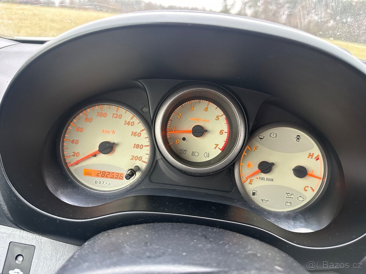 TOYOTA Rav4 2.0 D4D 4x4 plně funkční - 12