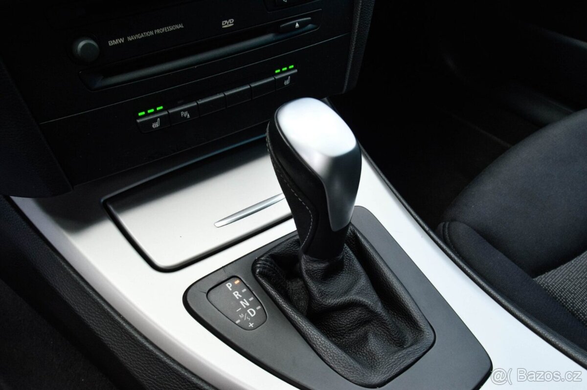 BMW E90 Rad 3 325i A/T - 12