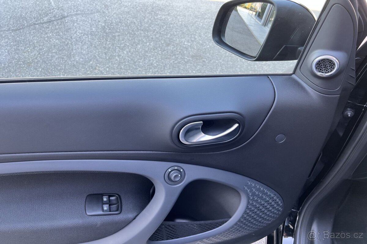 Prodám Smart Fortwo Cabrio EQ BRABUS JBL - 12