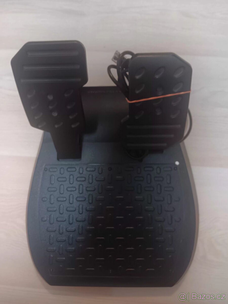 Xbox 360, 3 ovladače, 27 her, volant, Disney INFINITY 2.0 - 12