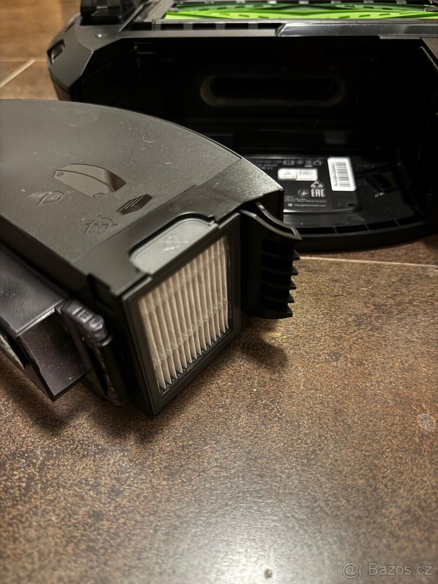 ZÁNOVNÍ robotický vysavač iRobot Roomba j7+ - 12