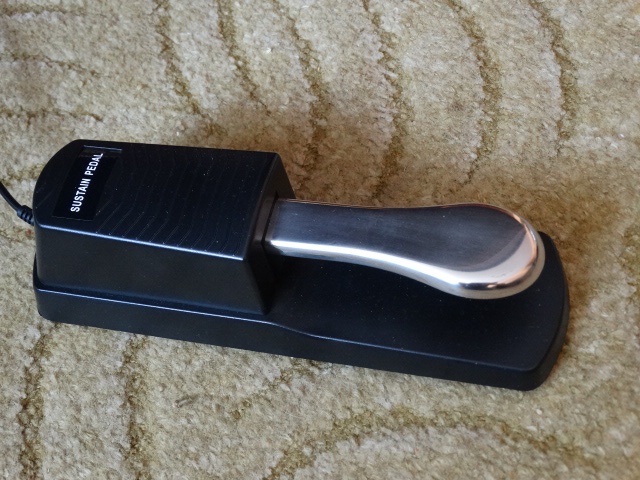 Klávesy Casio CTK-496 + sustain pedál + mikrofon + adaptér - 12