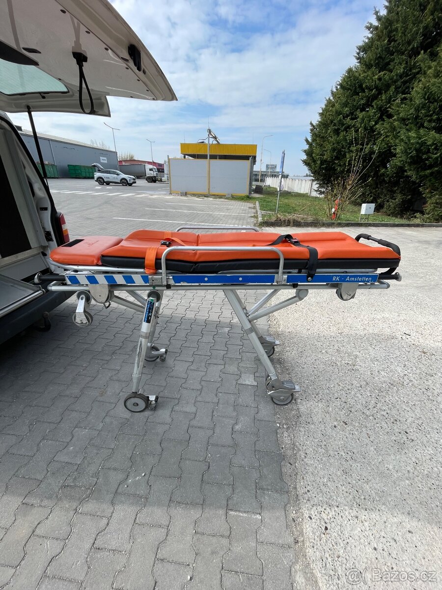 Vybaveni sanitky - 12
